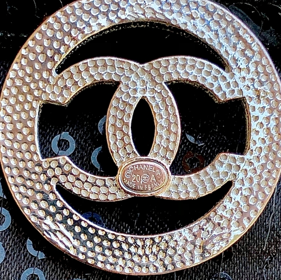 CHANEL INTERLOCKING CC SILVER NECKLACE - Picture 11 of 13